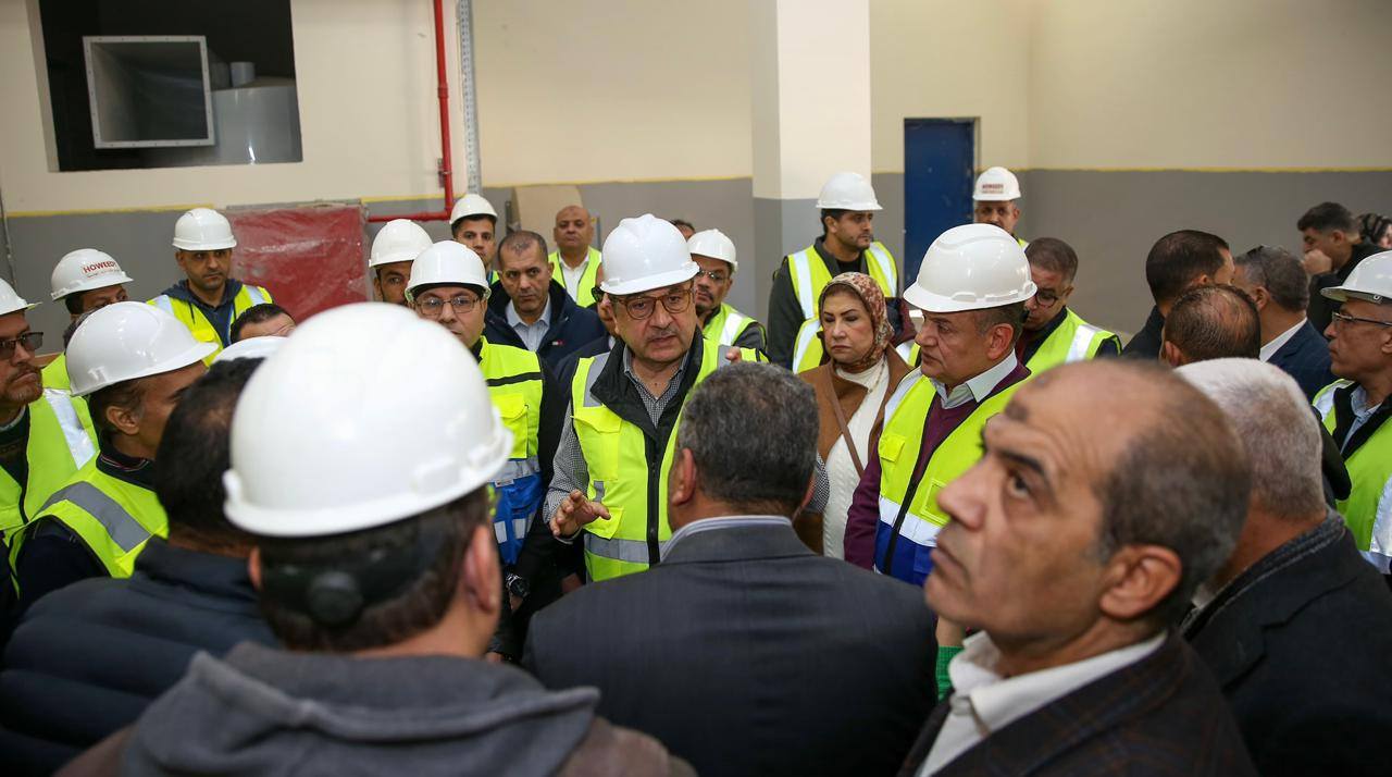 وزير قطاع الأعمال في جولة ميدانية بشركة غزل المحلة