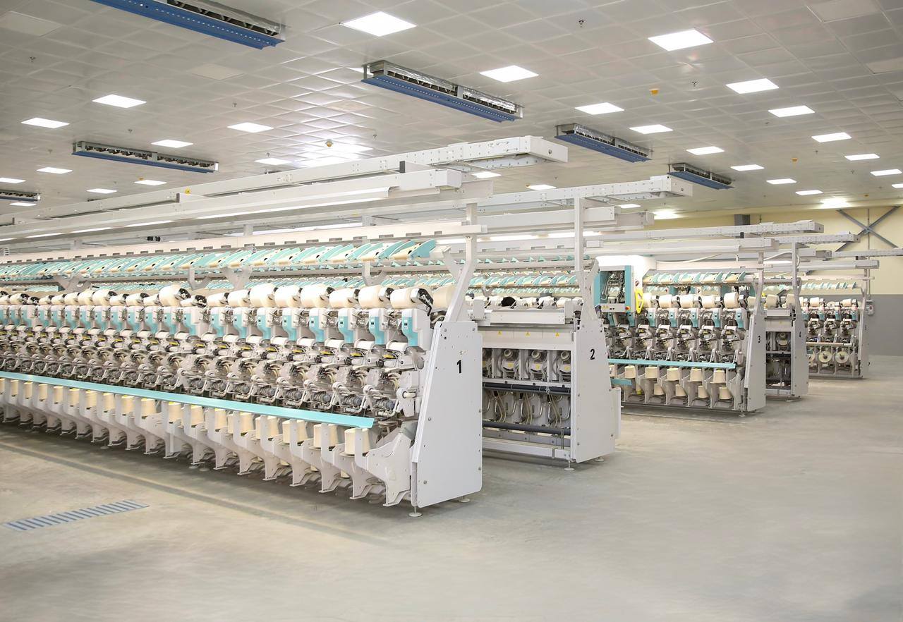 وزير قطاع الأعمال في جولة ميدانية بشركة غزل المحلة