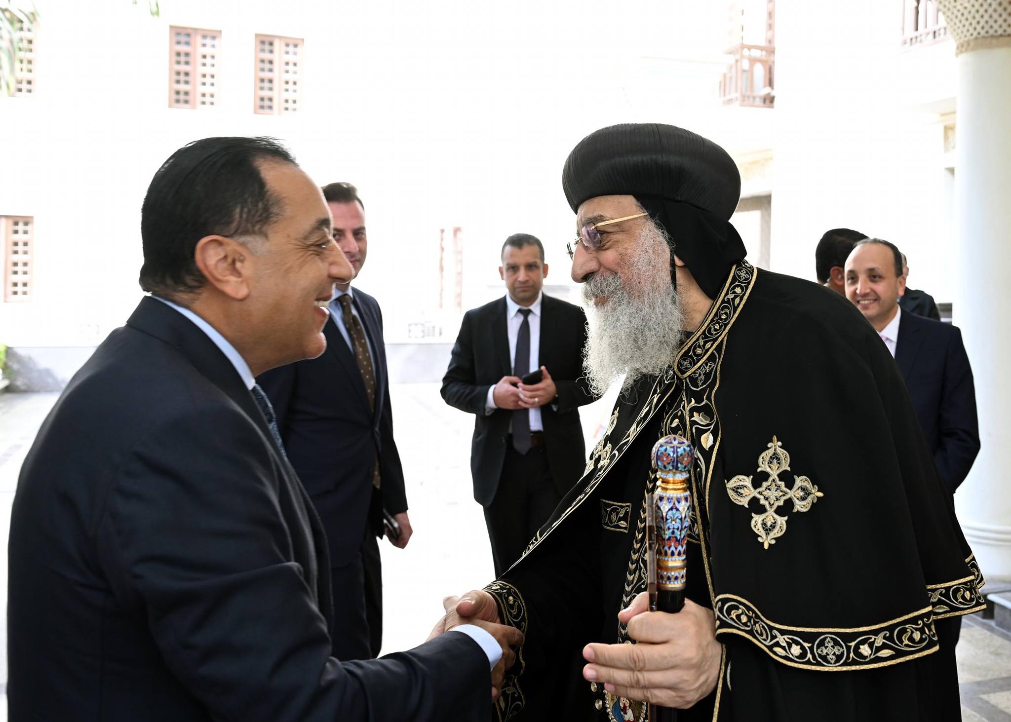 رئيس الوزراء يهنئ قداسة البابا تواضروس الثاني بمناسبة عيد الميلاد المجيد