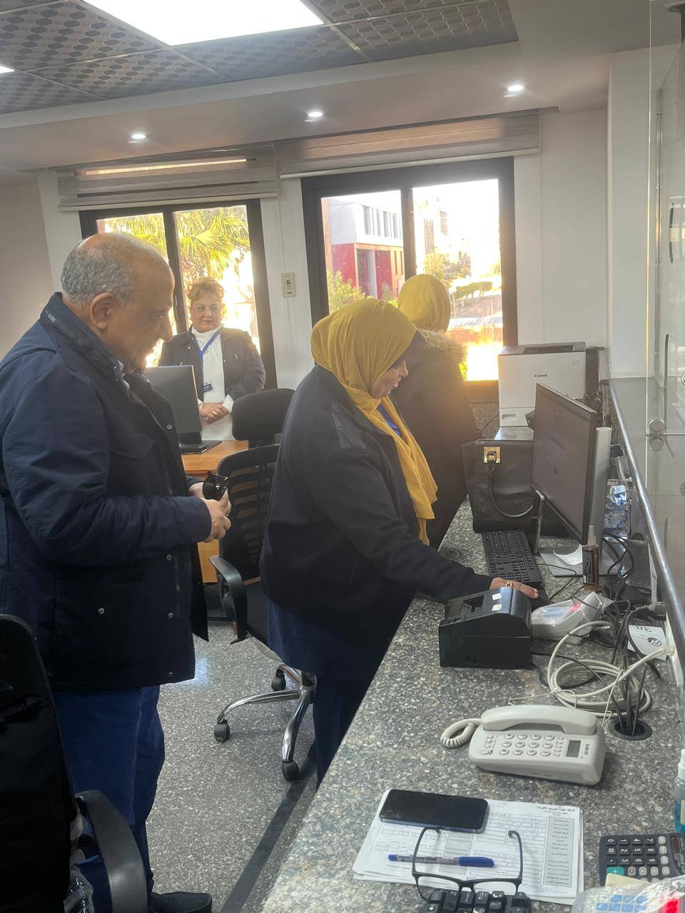 وزير الكهرباء يتفقد مركز خدمة المواطنين ومحطة المحولات ببورفؤاد