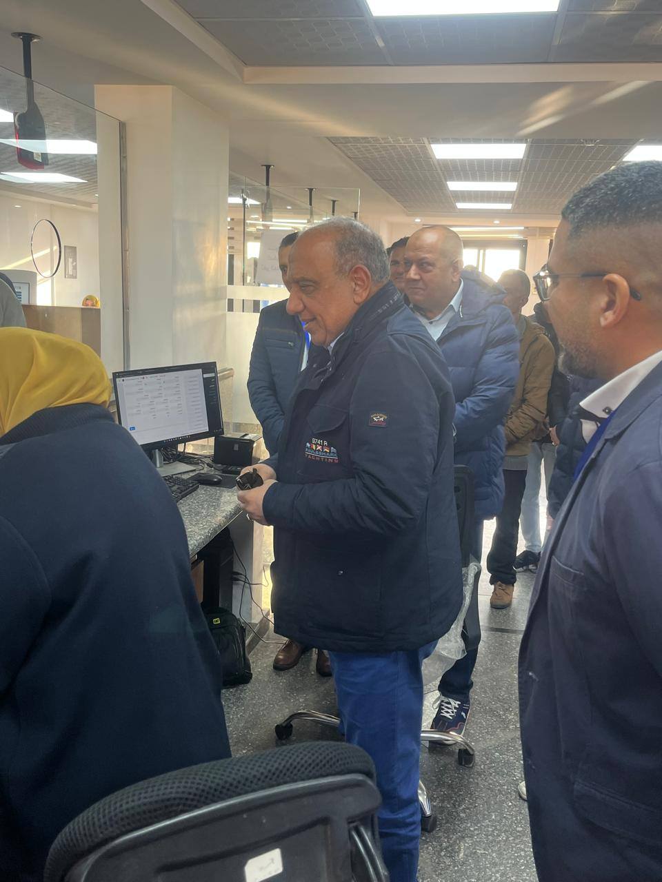 وزير الكهرباء يتفقد مركز خدمة المواطنين ومحطة المحولات ببورفؤاد