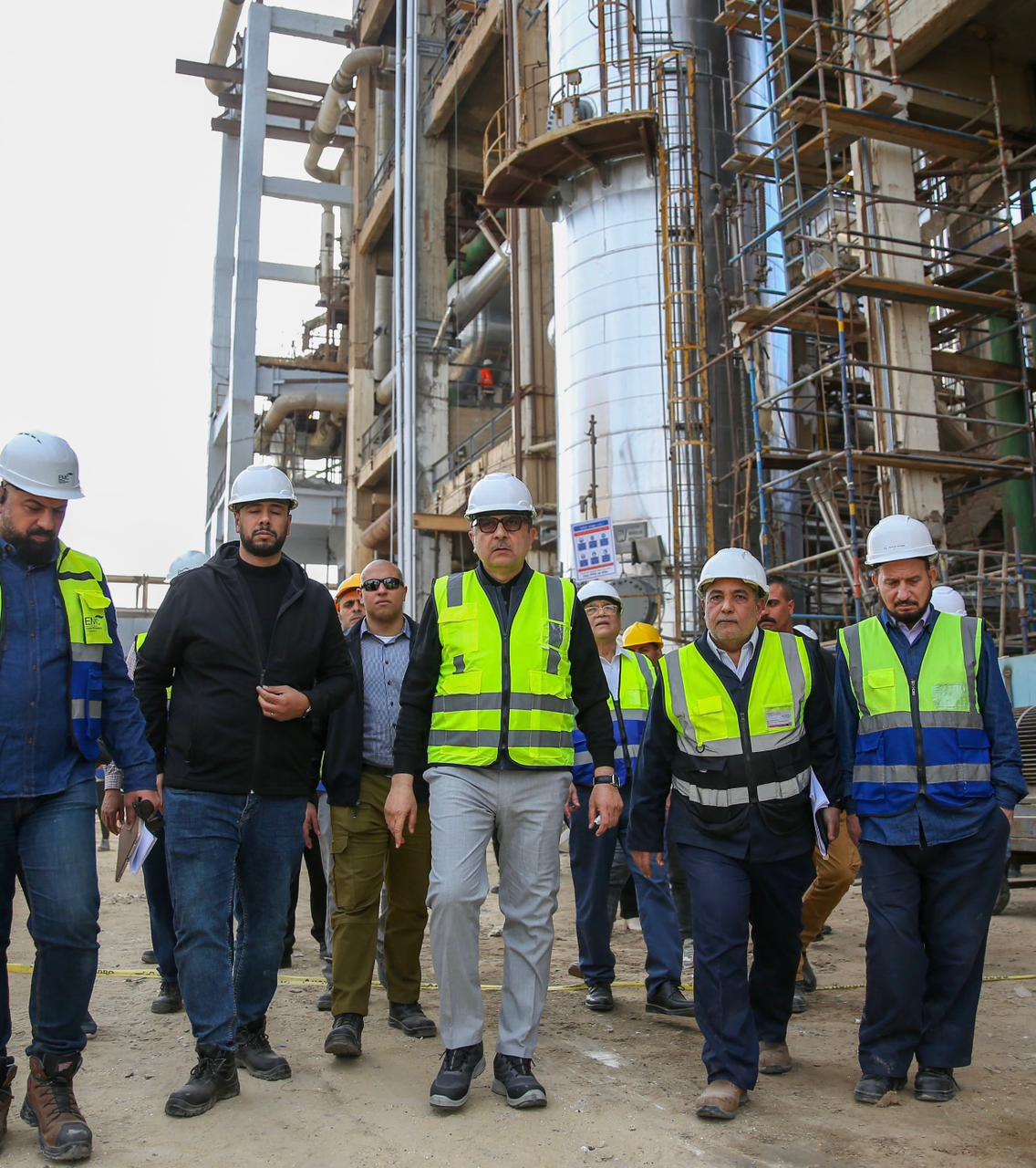 جولة وزير قطاع الأعمال بشركة الدلتا للأسمدة