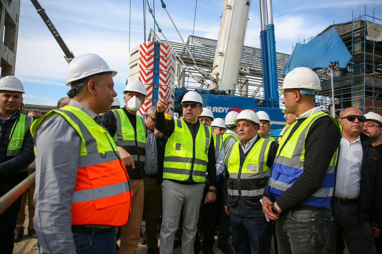 جولة وزير قطاع الأعمال بشركة الدلتا للأسمدة