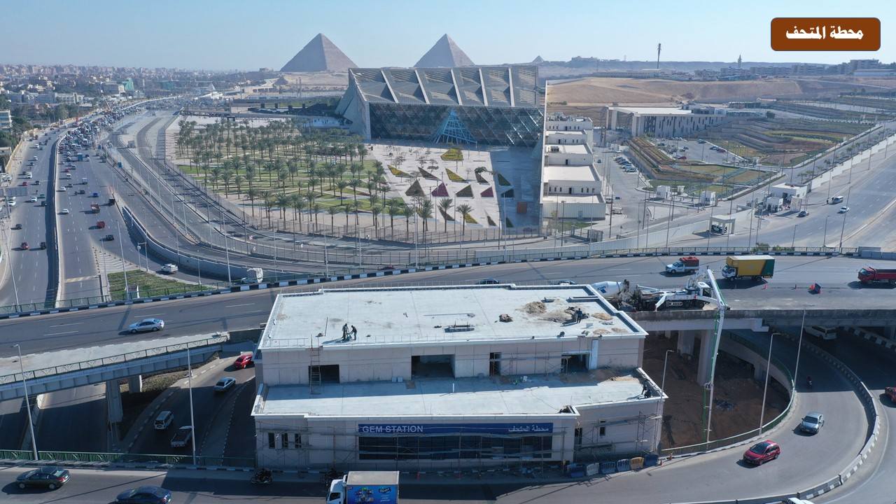 وزير النقل يتفقد المرحلة الثانية من الأتوبيس الترددي BRT ويتابع تطوير الطريق الدائري