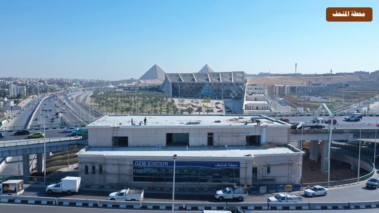 وزير النقل يتفقد المرحلة الثانية من الأتوبيس الترددي BRT ويتابع تطوير الطريق الدائري