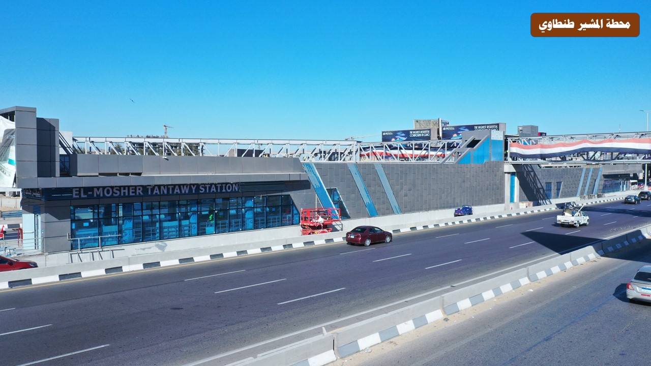 وزير النقل يتفقد المرحلة الثانية من الأتوبيس الترددي BRT ويتابع تطوير الطريق الدائري