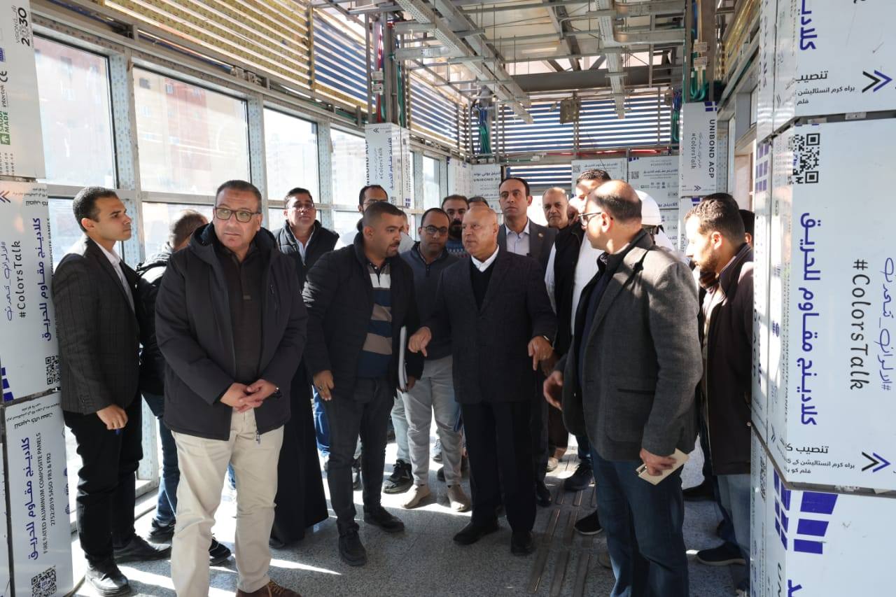 وزير النقل يتفقد المرحلة الثانية من الأتوبيس الترددي BRT ويتابع تطوير الطريق الدائري