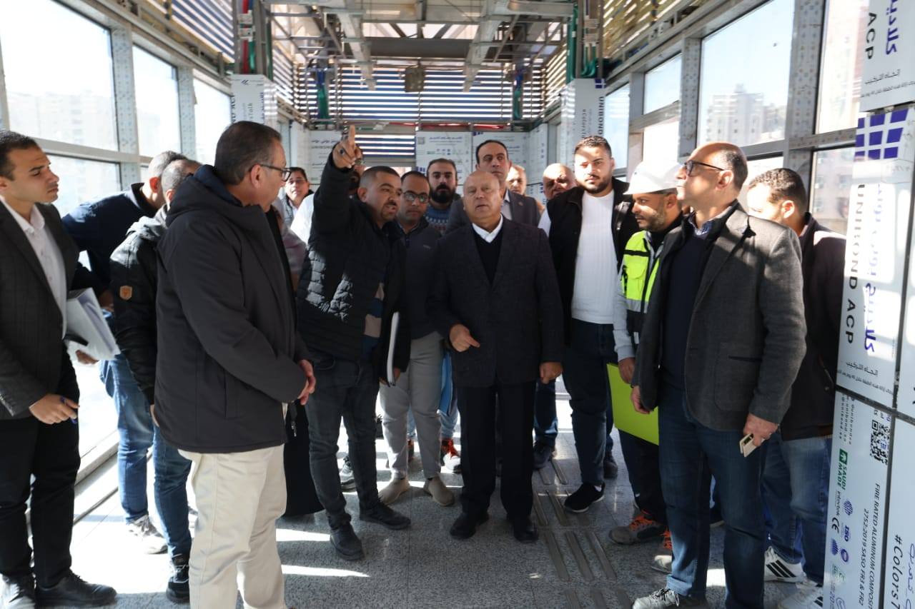 وزير النقل يتفقد المرحلة الثانية من الأتوبيس الترددي BRT ويتابع تطوير الطريق الدائري
