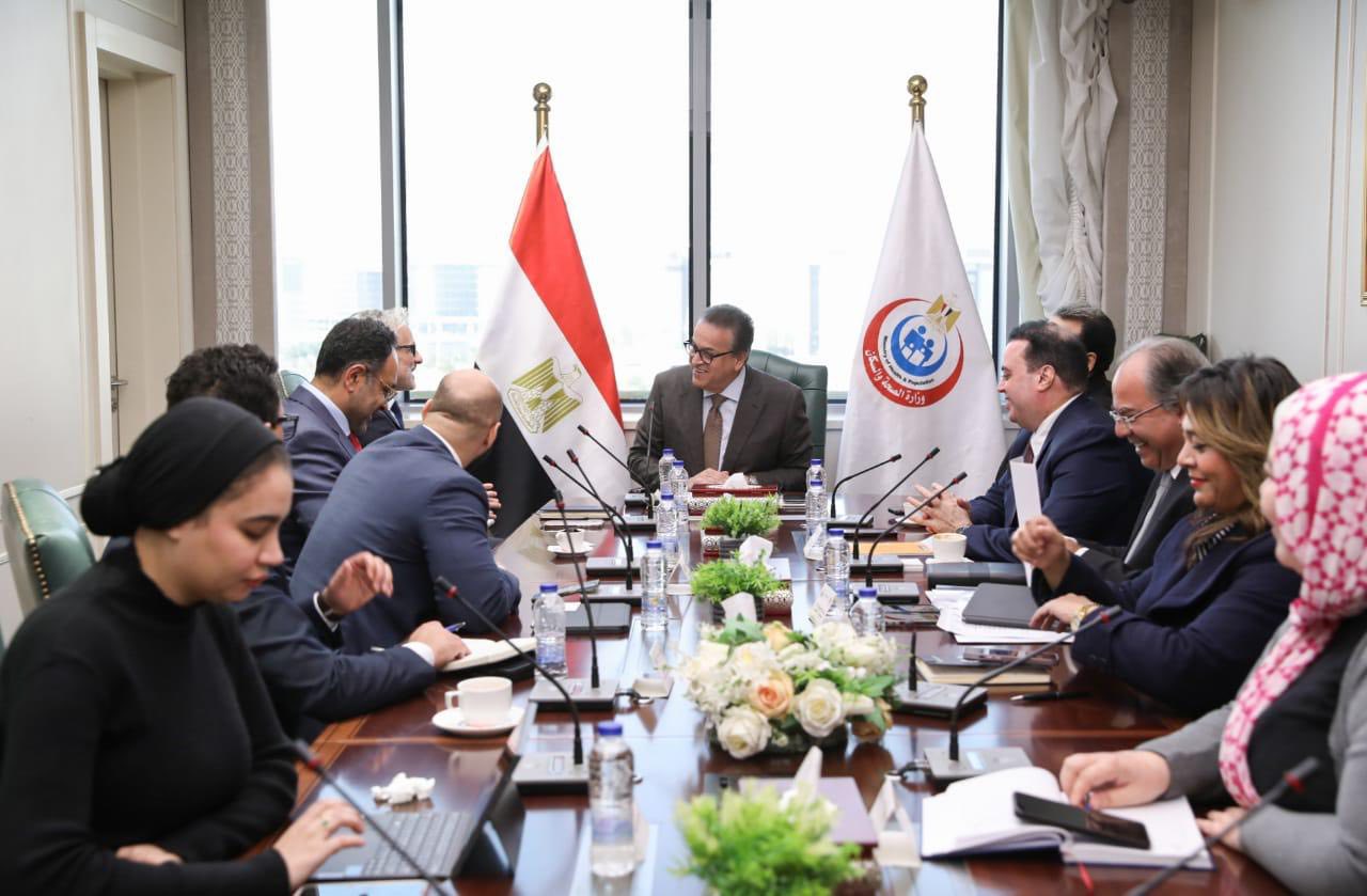 وزير الصحة يجتمع مع المدير الإقليمي لشركة فيلبس
