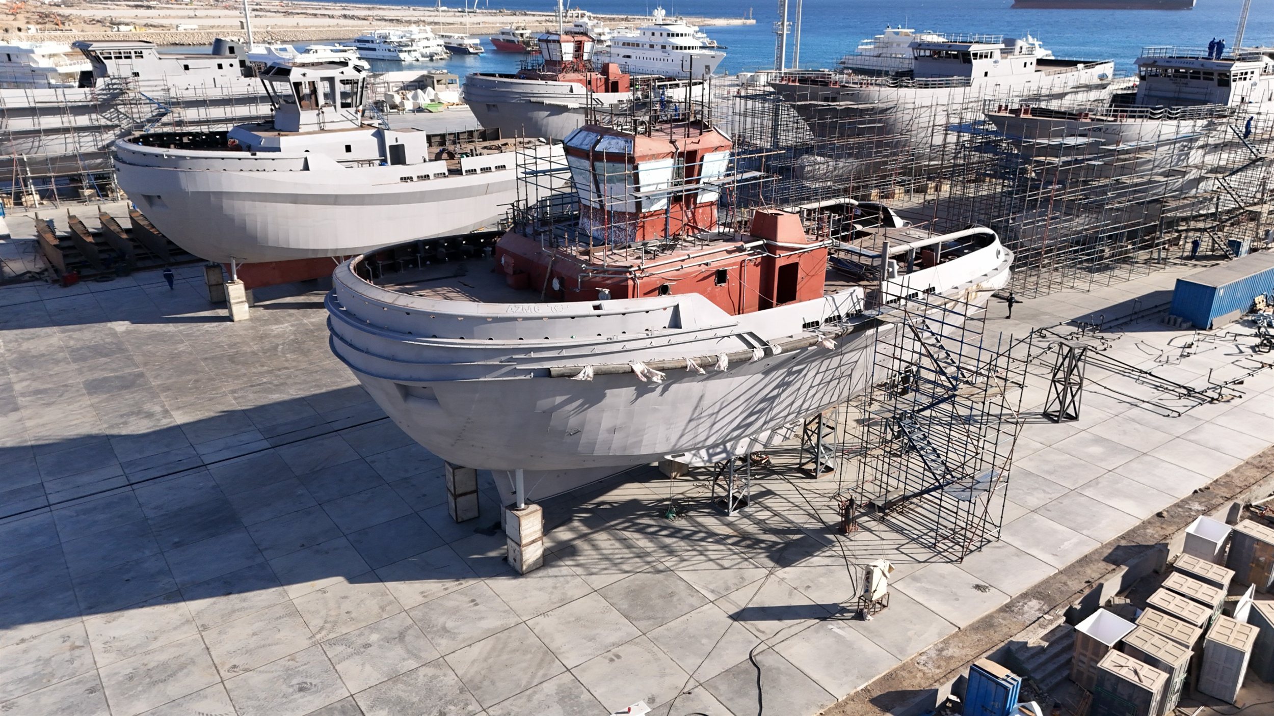 جولة أسامة ربيع التفقدية بشركة ترسانة جنوب البحر الأحمر