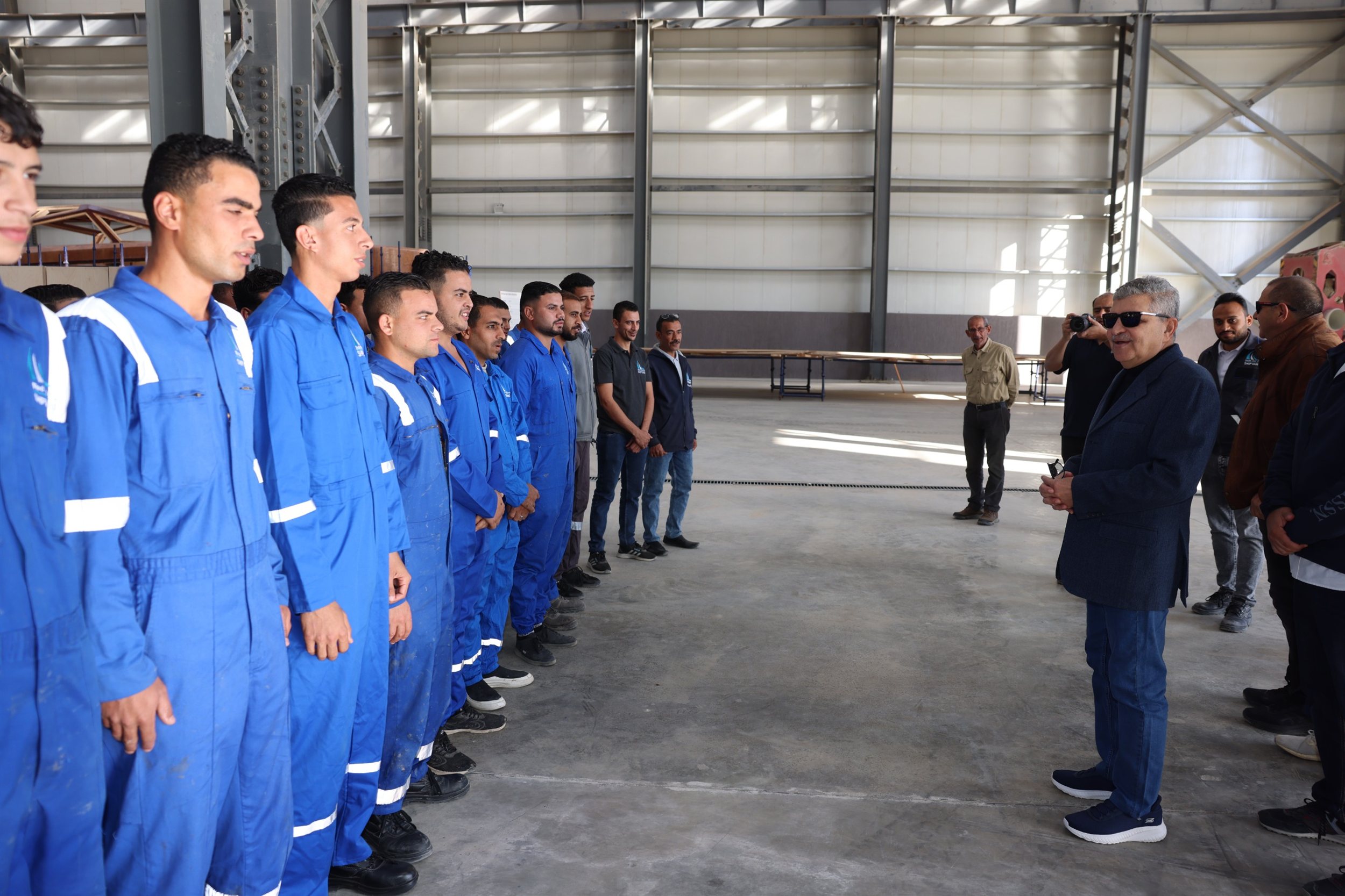 جولة أسامة ربيع التفقدية بشركة ترسانة جنوب البحر الأحمر