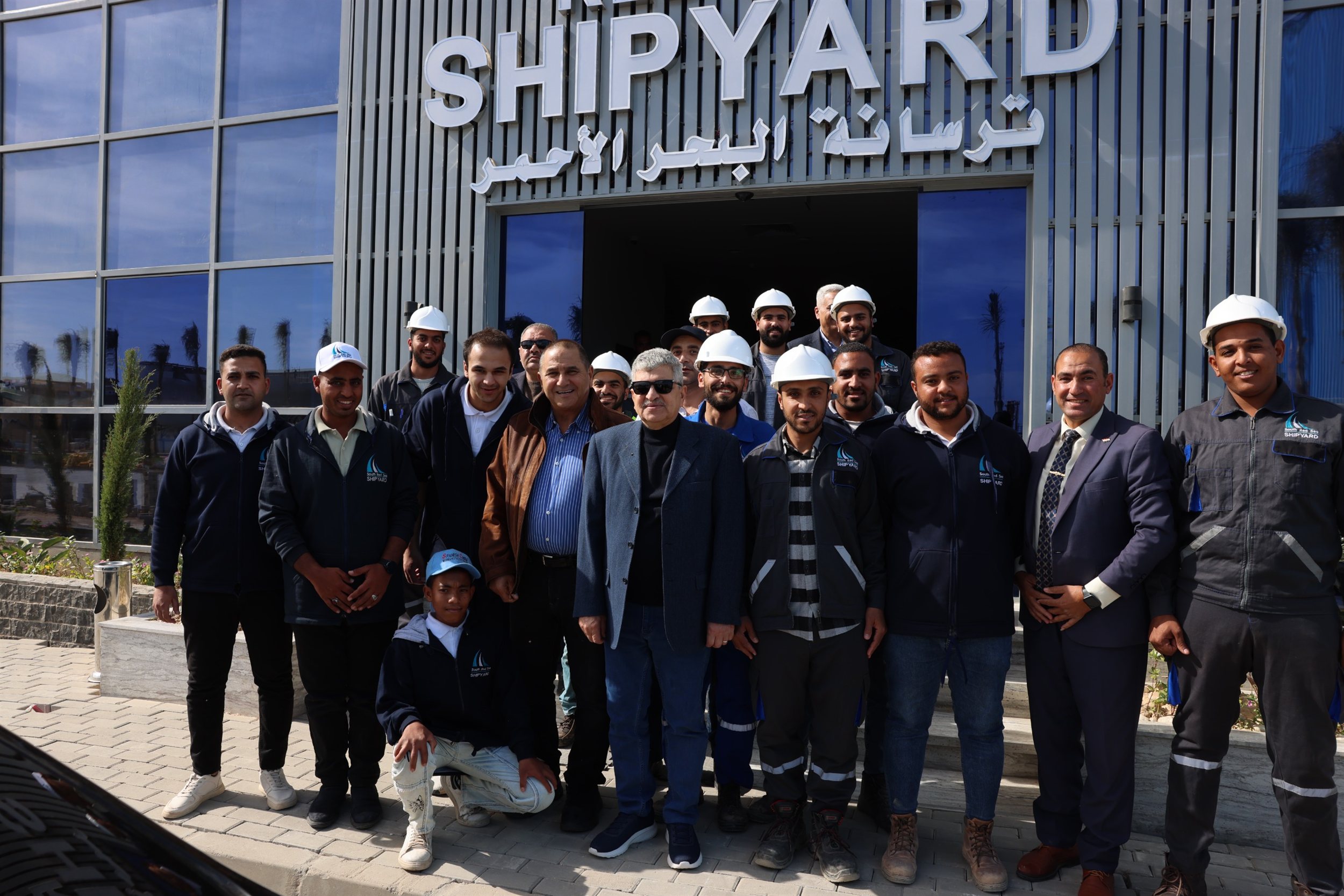 جولة أسامة ربيع التفقدية بشركة ترسانة جنوب البحر الأحمر