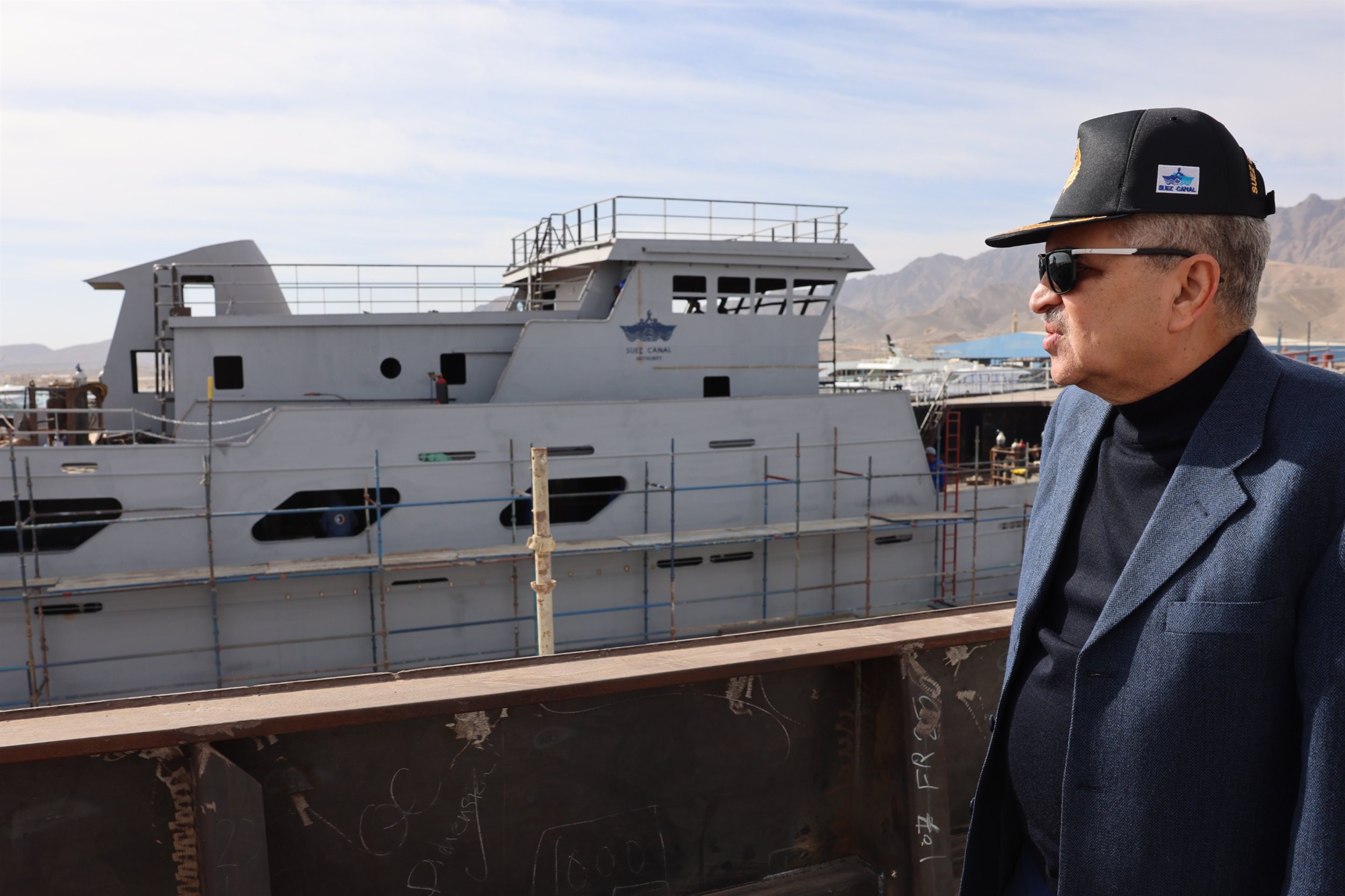 جولة أسامة ربيع التفقدية بشركة ترسانة جنوب البحر الأحمر