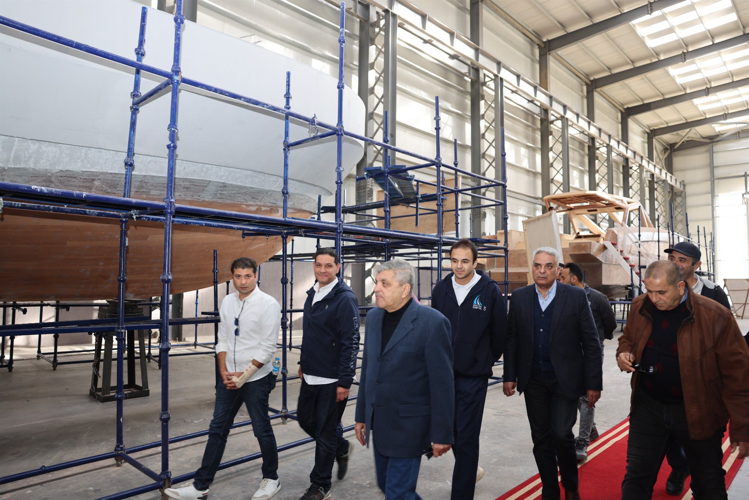 جولة أسامة ربيع التفقدية بشركة ترسانة جنوب البحر الأحمر