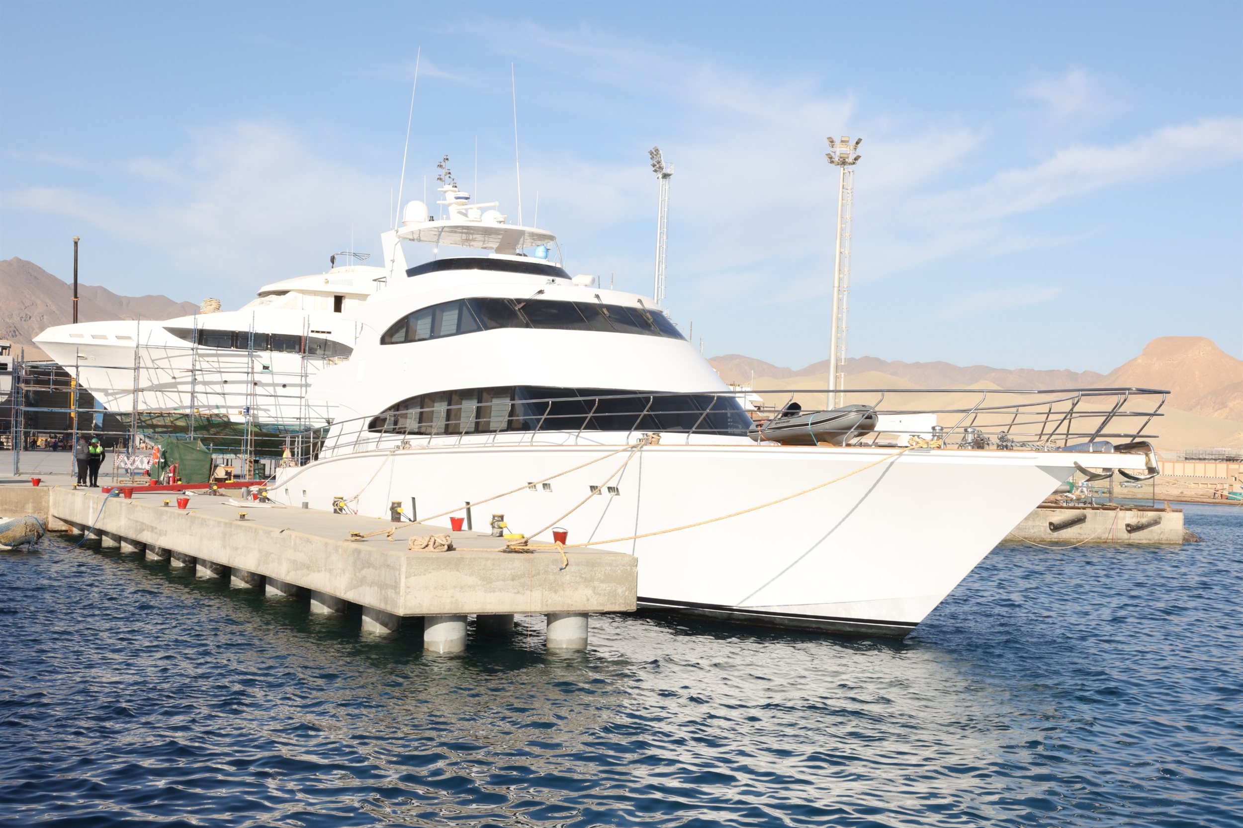 جولة أسامة ربيع التفقدية بشركة ترسانة جنوب البحر الأحمر