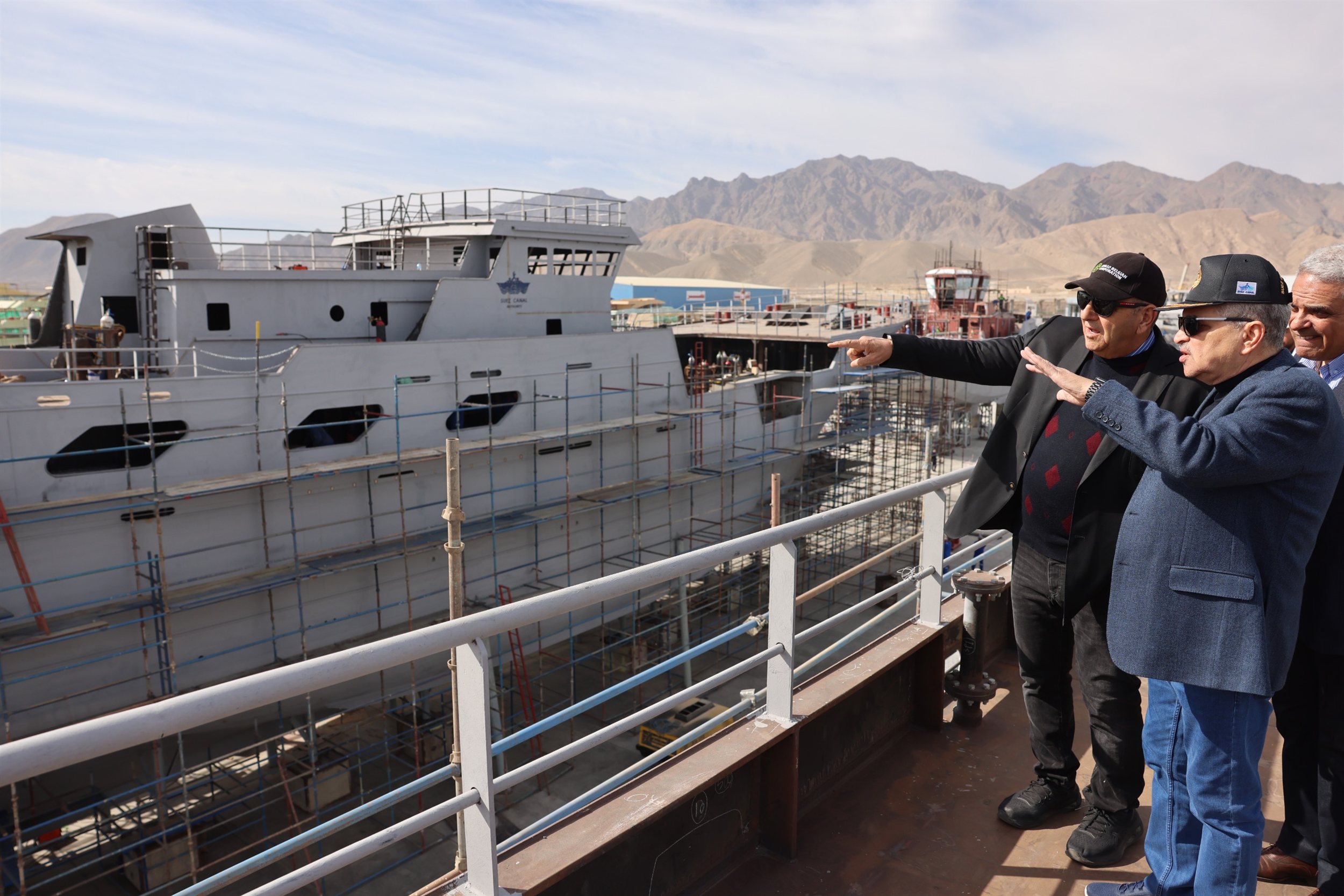 جولة أسامة ربيع التفقدية بشركة ترسانة جنوب البحر الأحمر