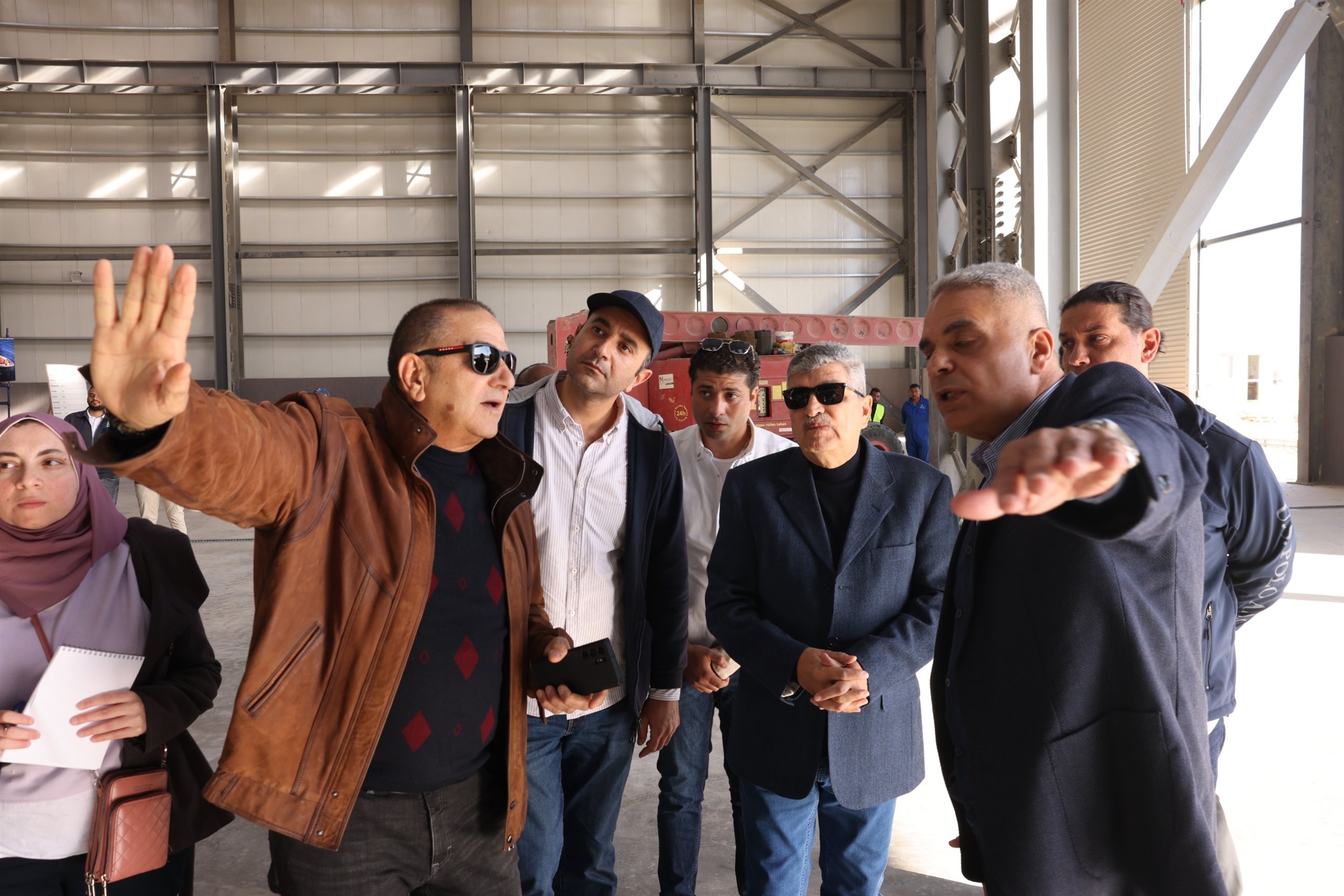 جولة أسامة ربيع التفقدية بشركة ترسانة جنوب البحر الأحمر