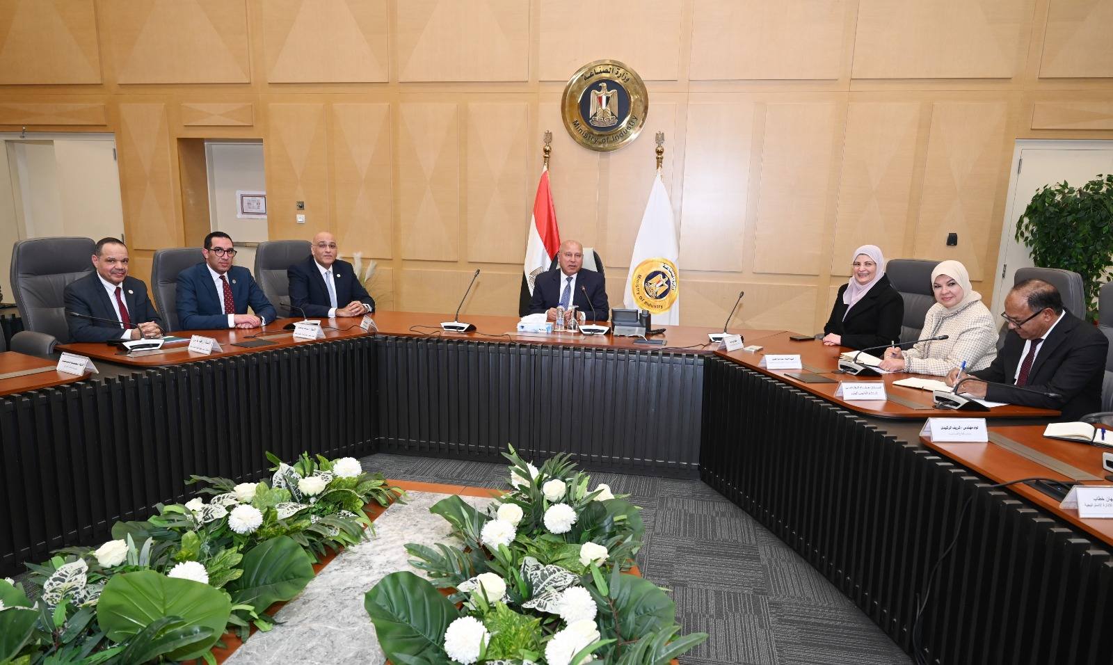 توقيع مذكرة تفاهم بين وزارة الصناعة وجهاز تنمية المشروعات