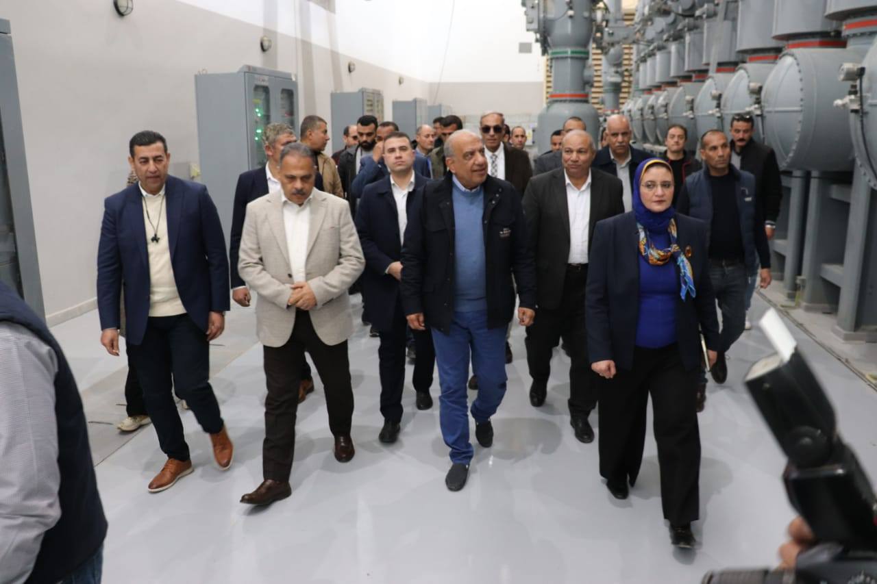 وزير الكهرباء ومحافظ الشرقية يتفقدان محطة محولات الزقازيق ويشهدان وضع الجهد وإطلاق التيار الكهربائي