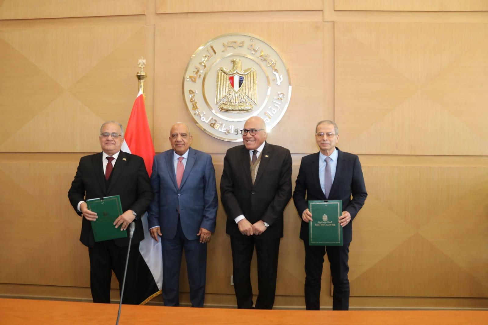 توقيع اتفاقية تأسيس شركة متخصصة في تشغيل أنظمة الطاقة الشمسية