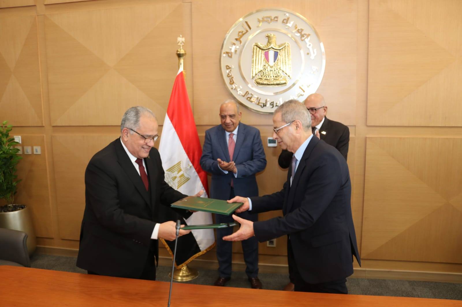 توقيع اتفاقية تأسيس شركة متخصصة في تشغيل أنظمة الطاقة الشمسية