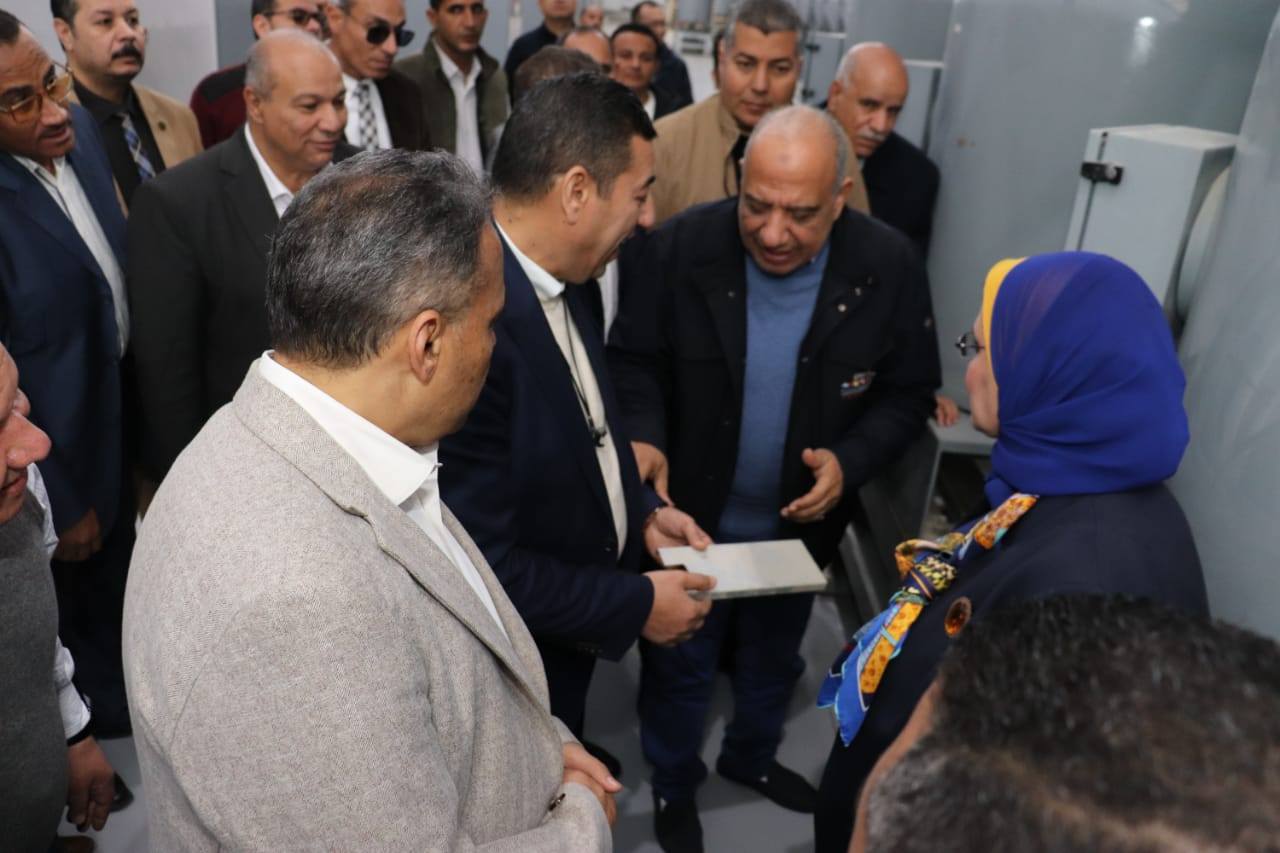 وزير الكهرباء ومحافظ الشرقية يتفقدان محطة محولات الزقازيق ويشهدان وضع الجهد وإطلاق التيار الكهربائي