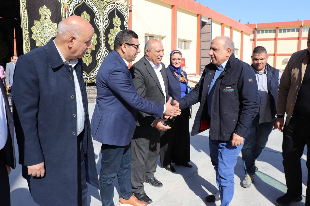 وزير الكهرباء ومحافظ الشرقية يتفقدان محطة محولات الزقازيق ويشهدان وضع الجهد وإطلاق التيار الكهربائي