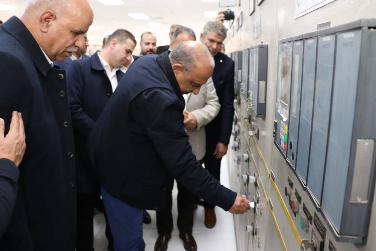وزير الكهرباء ومحافظ الشرقية يتفقدان محطة محولات الزقازيق ويشهدان وضع الجهد وإطلاق التيار الكهربائي
