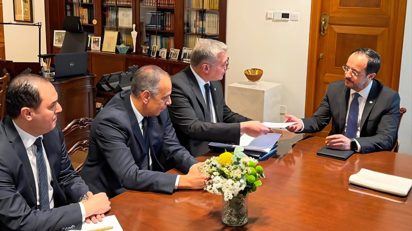 وزير البترول يلتقي رئيس قبرص