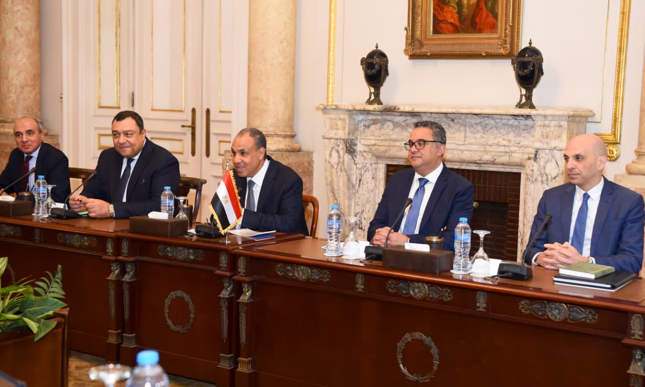 وزير الخارجية يستقبل نظيره العمانى