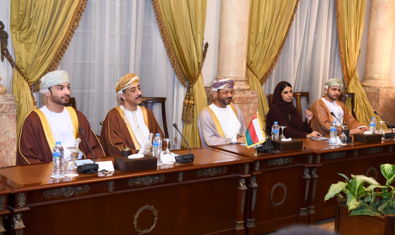 وزير الخارجية يستقبل نظيره العمانى