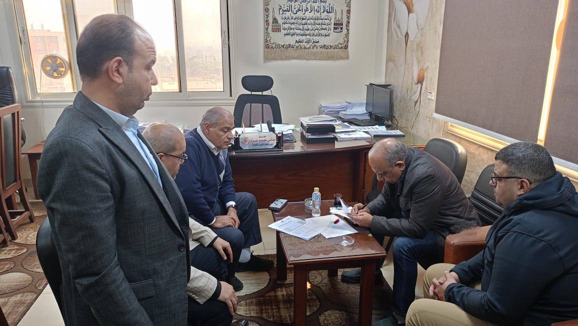 وزير الكهرباء يتفقد إدارة شبكات كهرباء الخانكة والمرج والقلج