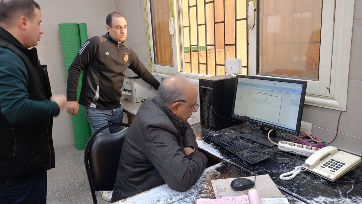 وزير الكهرباء يتفقد إدارة شبكات كهرباء الخانكة والمرج والقلج