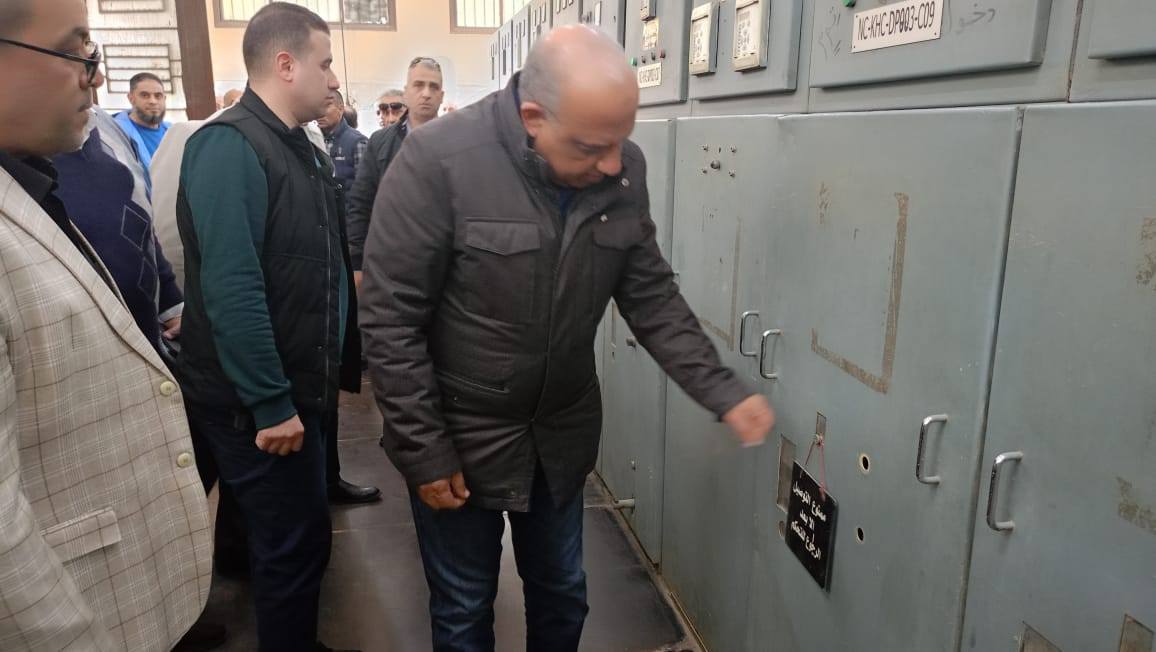 وزير الكهرباء يتفقد إدارة شبكات كهرباء الخانكة والمرج والقلج