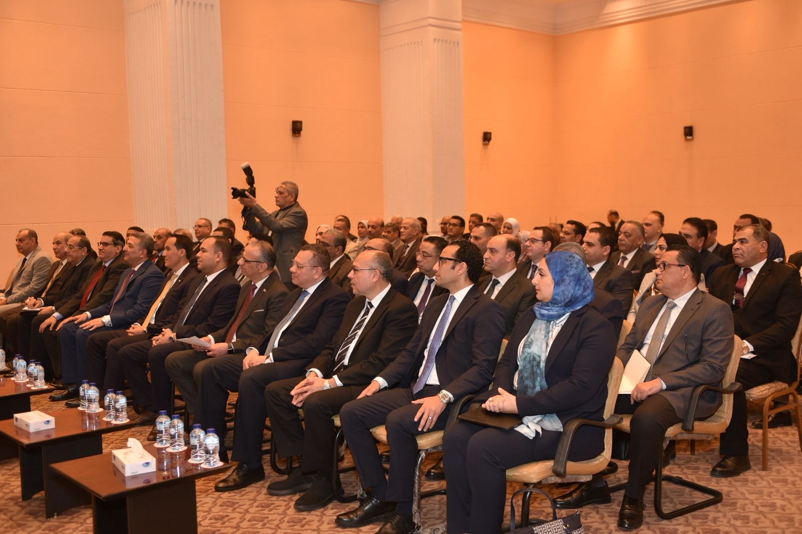 اجتماع وزير التموين مع مديري ووكلاء مديريات التموين