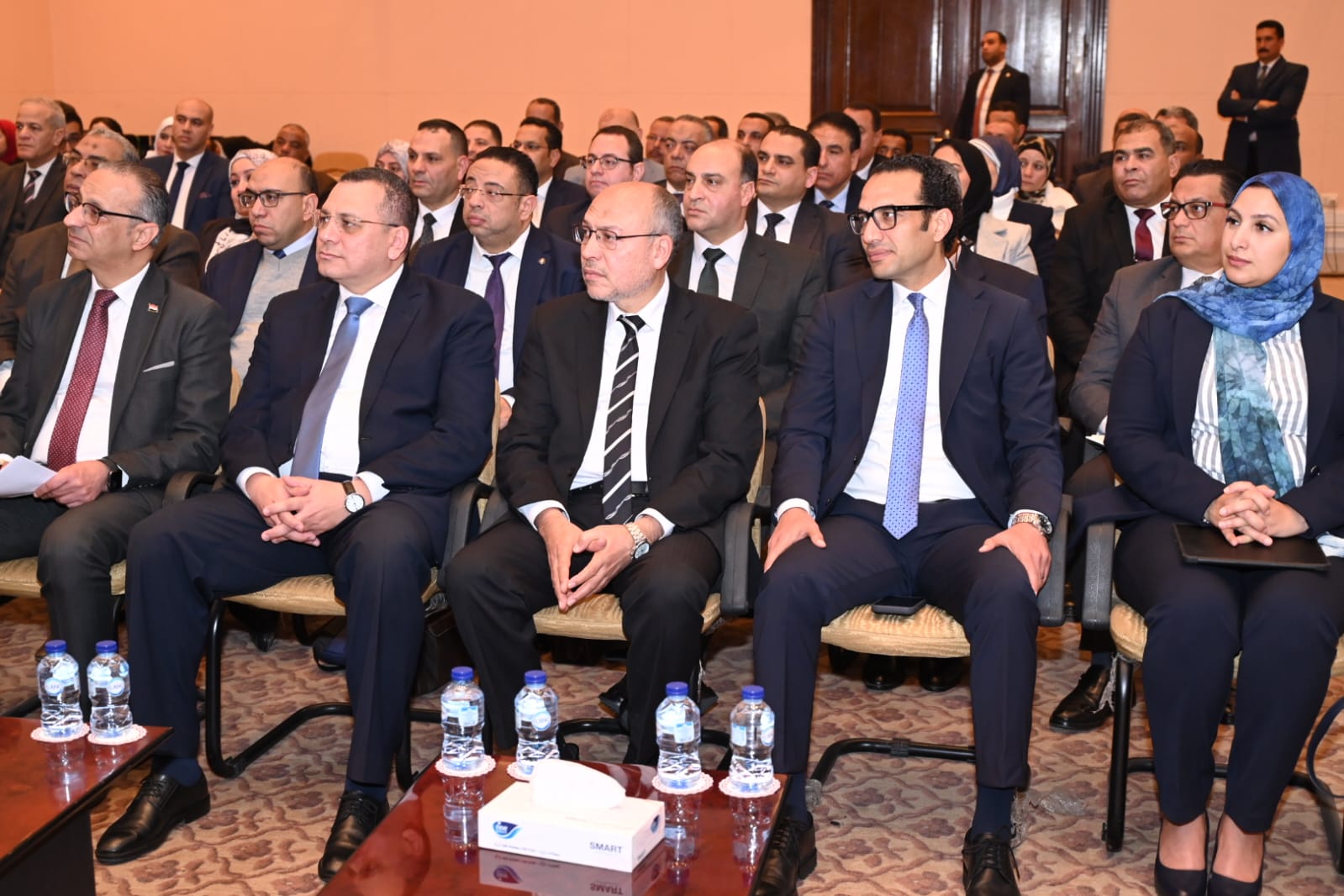 اجتماع وزير التموين مع مديري ووكلاء مديريات التموين