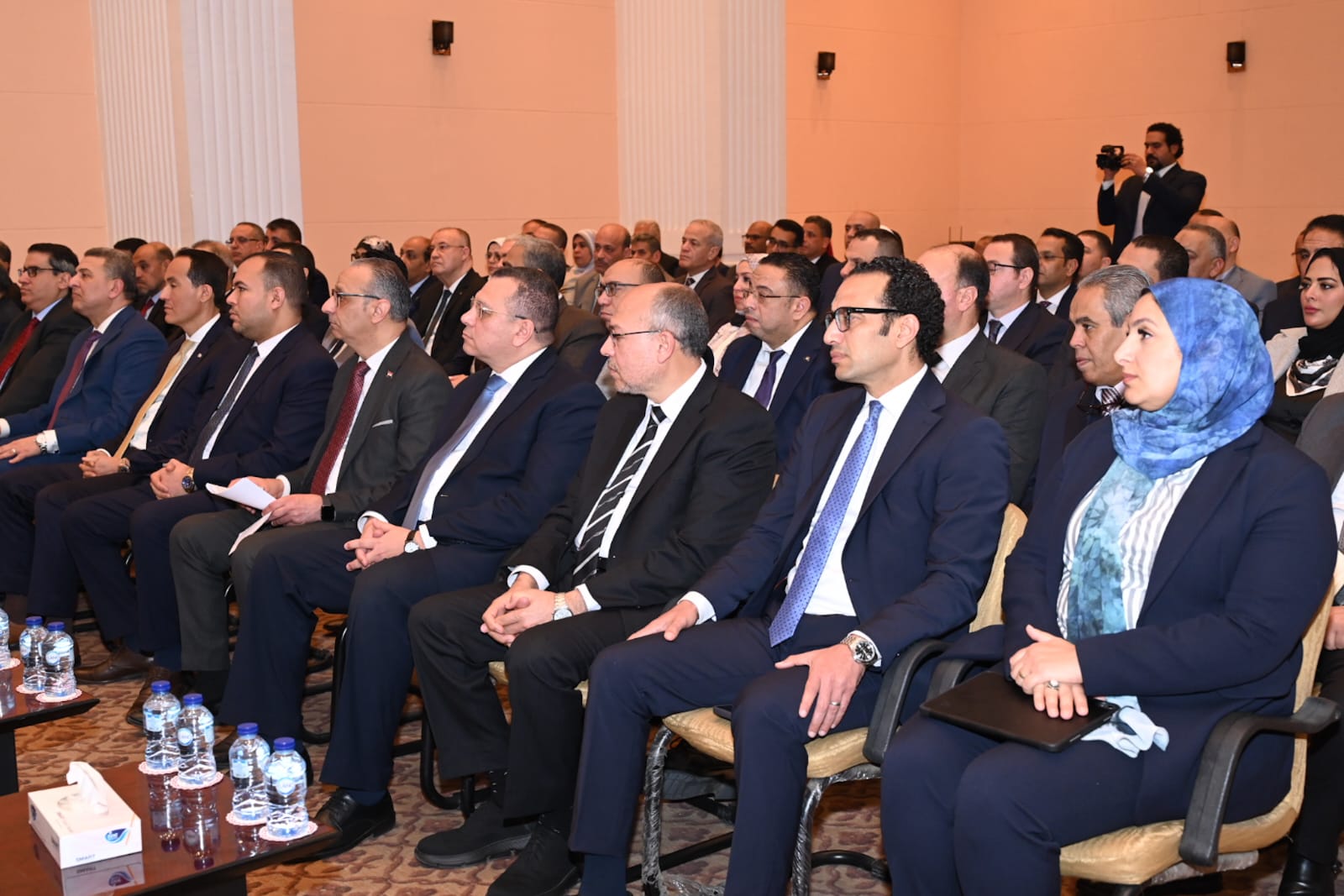 اجتماع وزير التموين مع مديري ووكلاء مديريات التموين