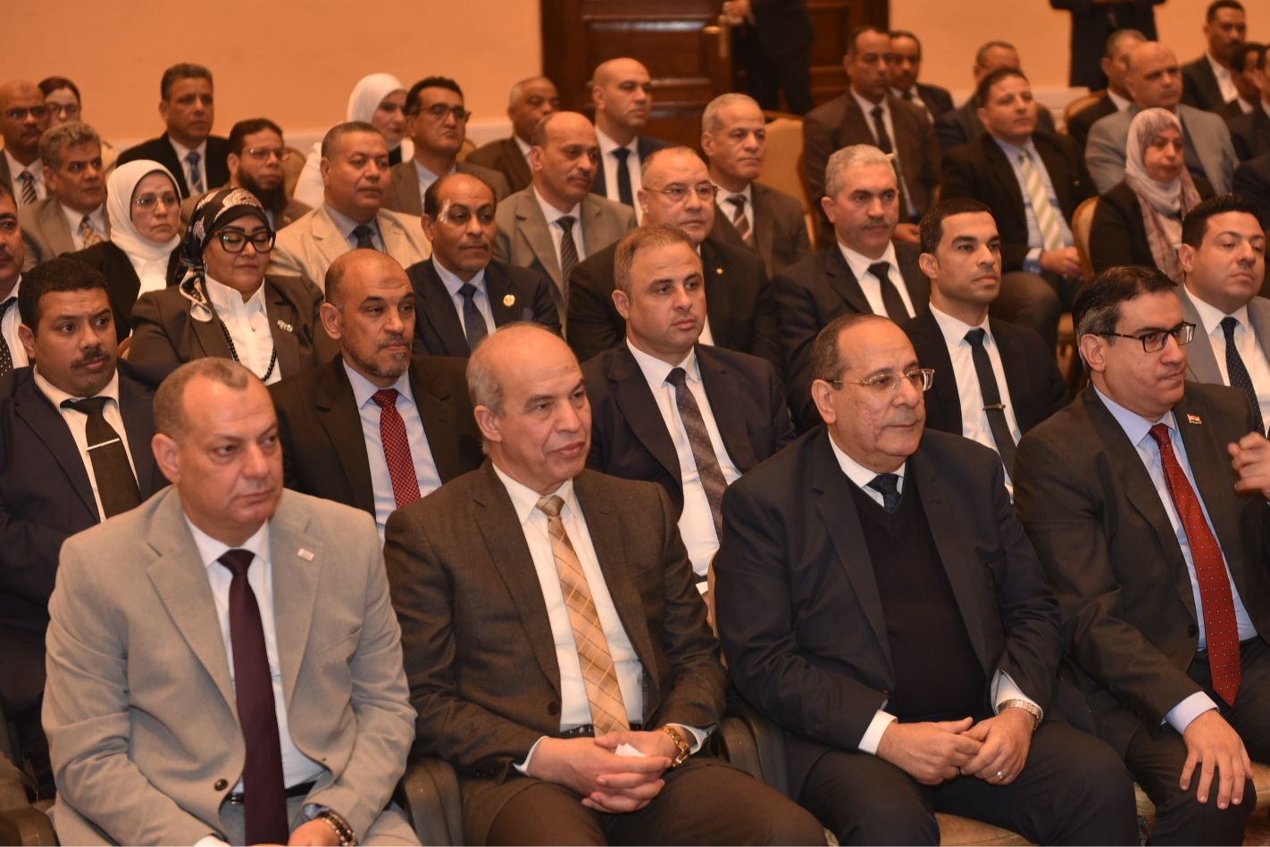 اجتماع وزير التموين مع مديري ووكلاء مديريات التموين