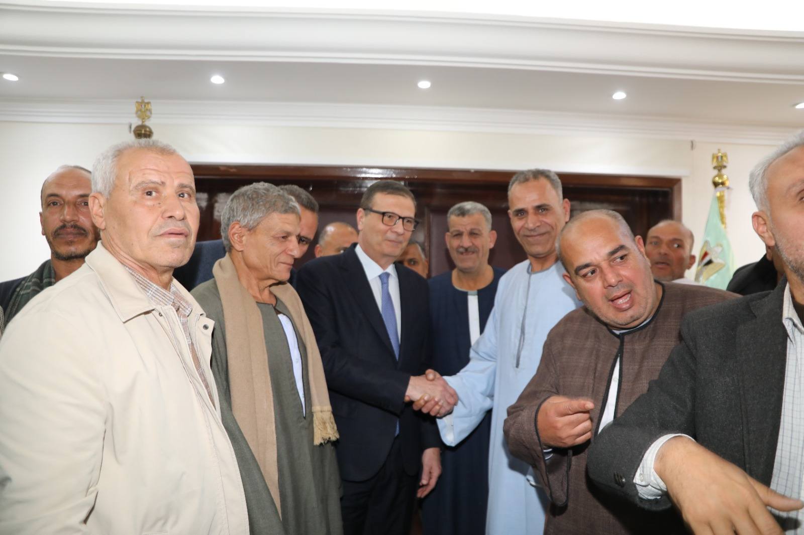 وزير الزراعة يستقبل عدد من مزارعي ومنتفعي الإصلاح الزراعي