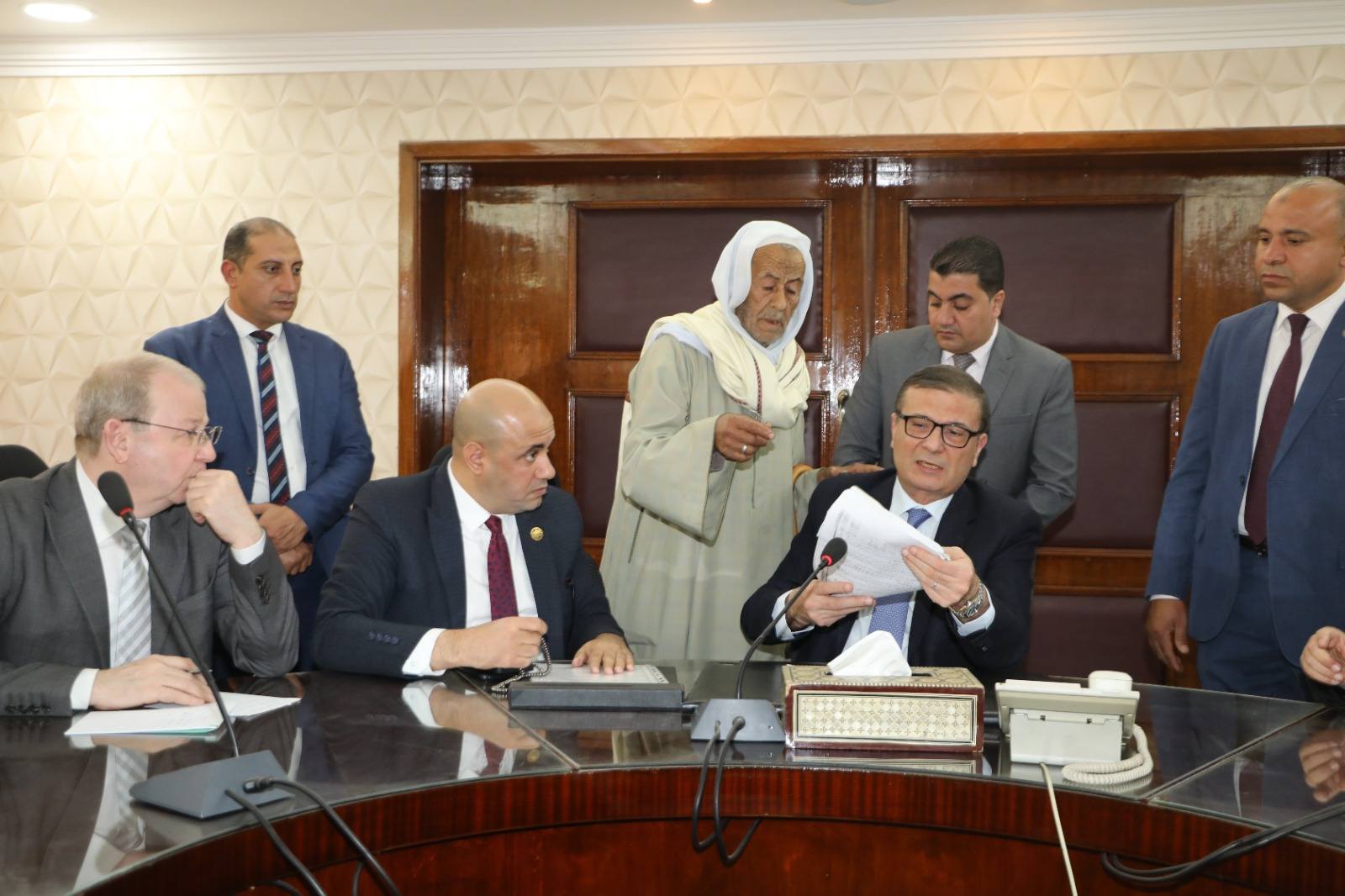 وزير الزراعة يستقبل عدد من مزارعي ومنتفعي الإصلاح الزراعي