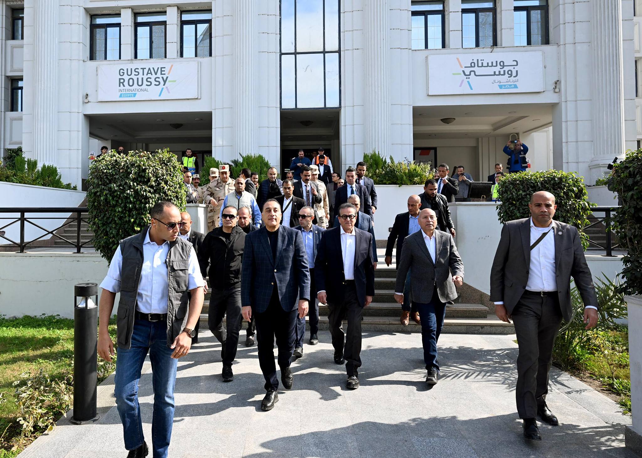 رئيس الوزراء يتفقد مستشفى أورام دار السلام