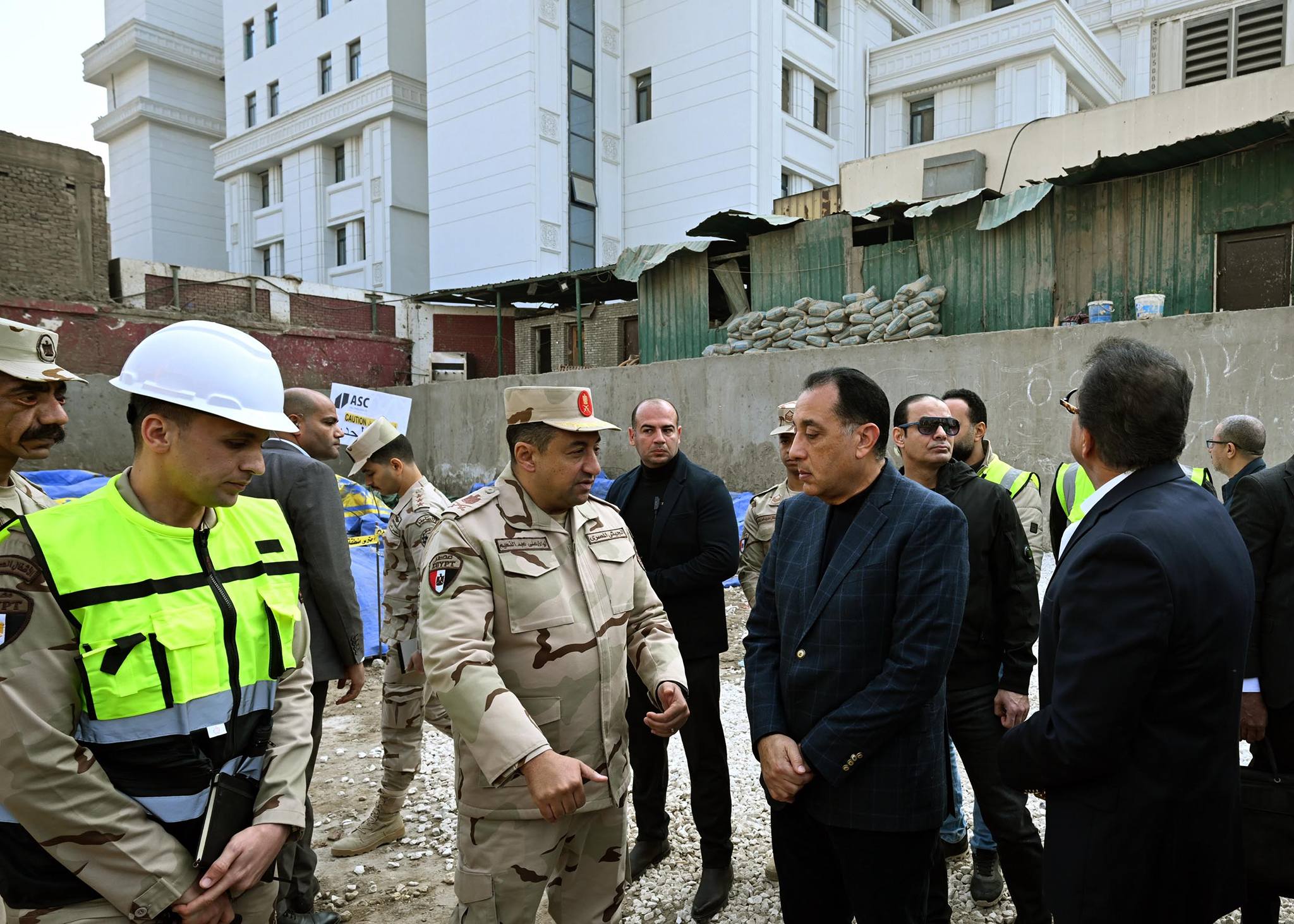 رئيس الوزراء يتفقد مستشفى أورام دار السلام