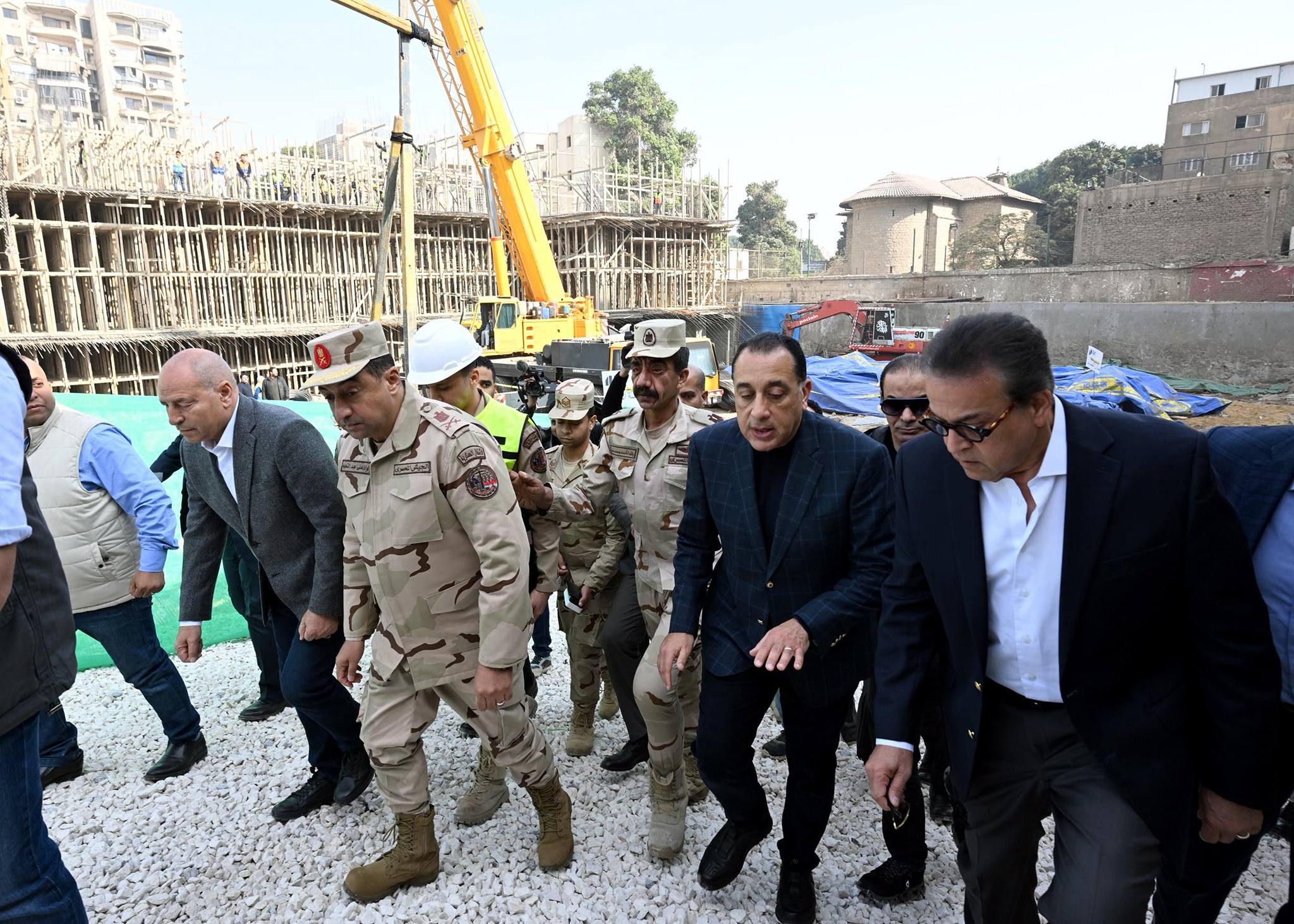 رئيس الوزراء يتفقد مستشفى أورام دار السلام