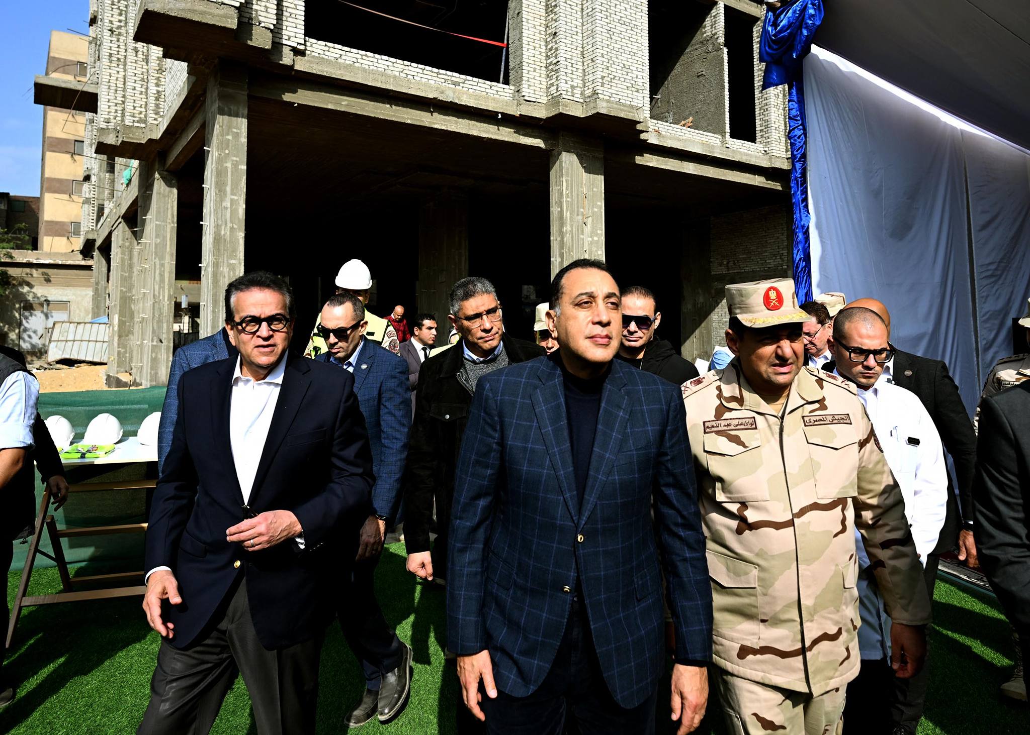 رئيس الوزراء يتفقد أعمال تطوير مستشفى أم المصريين العام