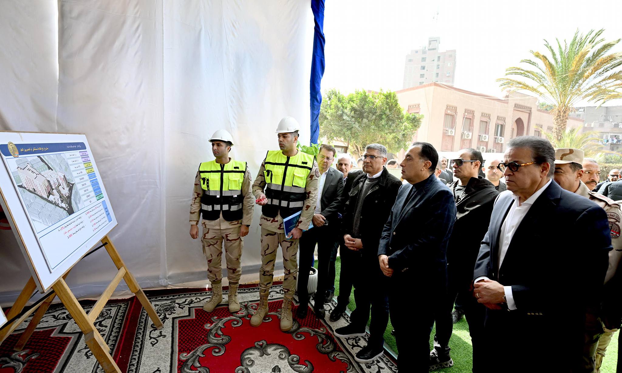 رئيس الوزراء يتفقد أعمال تطوير مستشفى أم المصريين العام