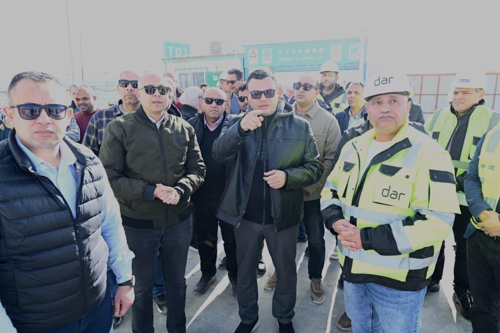 وزير الإسكان يتابع موقف تنفيذ أبراج الداون تاون بمدينة العلمين الجديدة