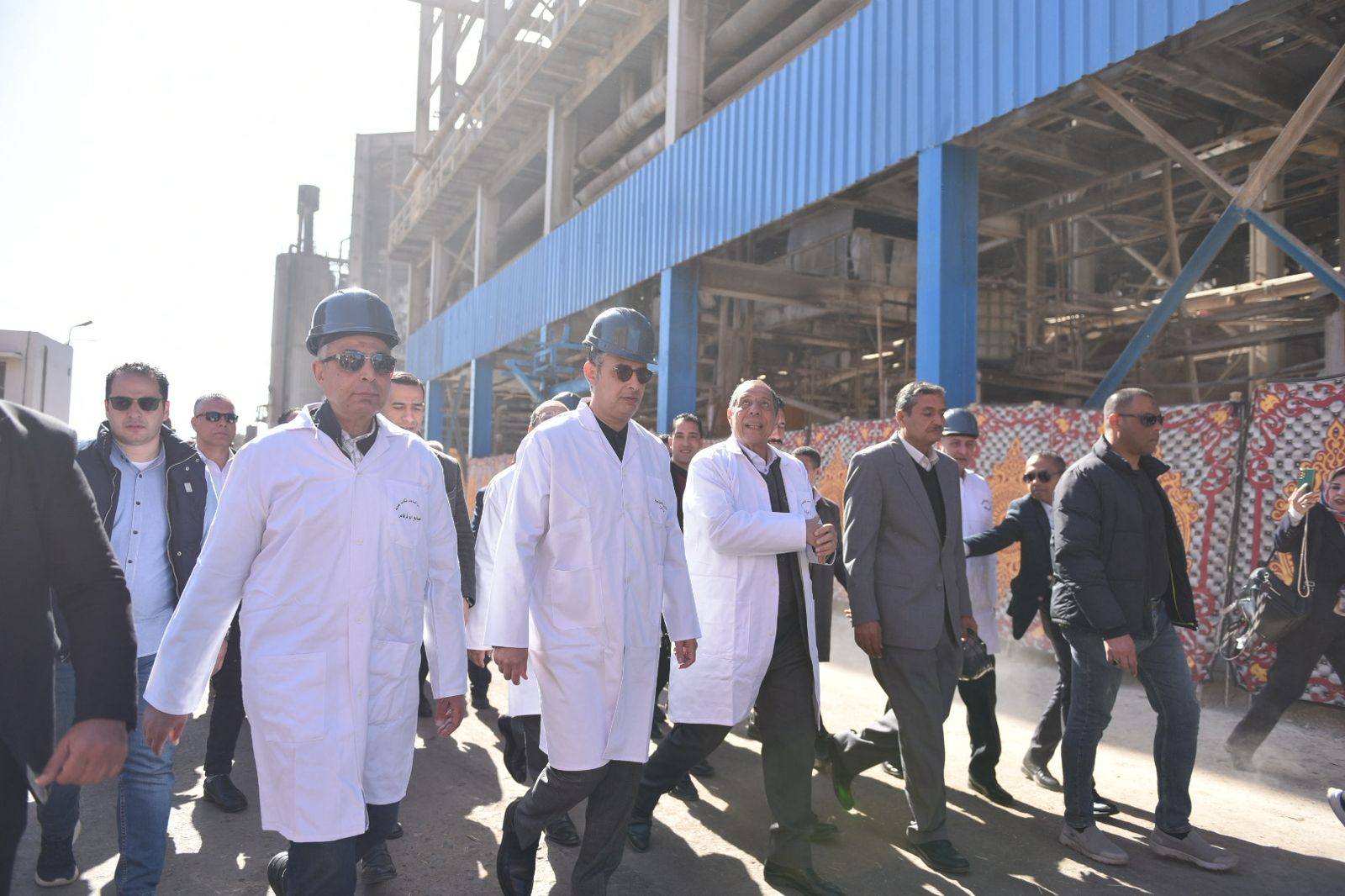 وزير التموين ومحافظ المنيا يتفقدان مصنع سكر أبو قرقاص