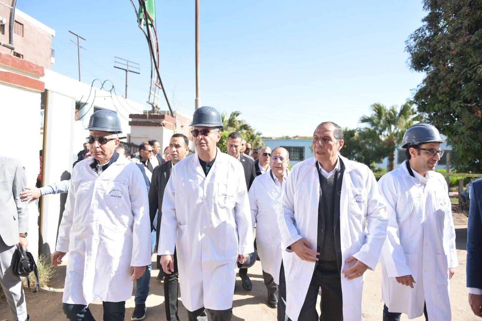 وزير التموين ومحافظ المنيا يتفقدان مصنع سكر أبو قرقاص