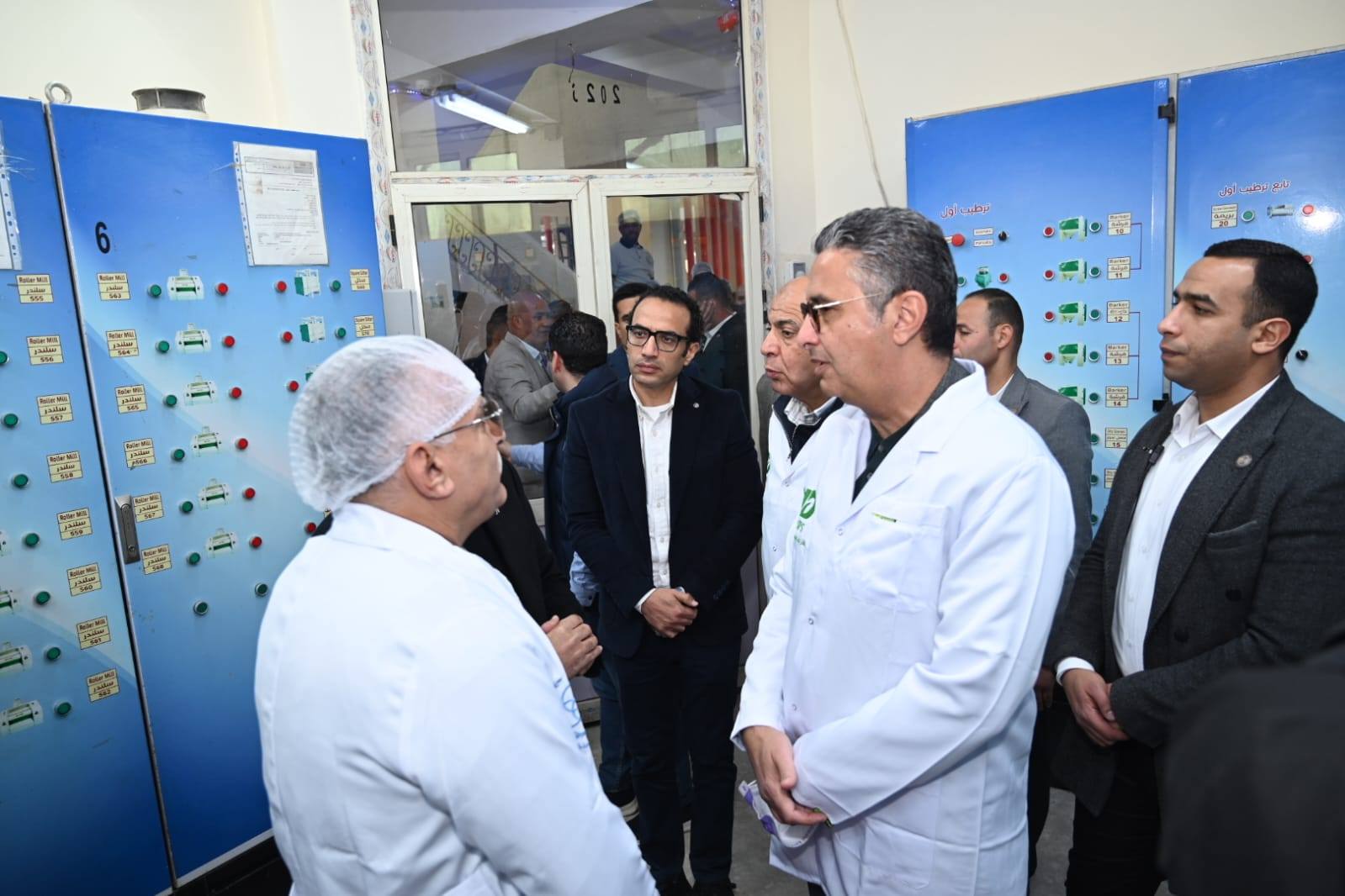 وزير التموين ومحافظ المنيا يتفقدان مصنع سكر أبو قرقاص