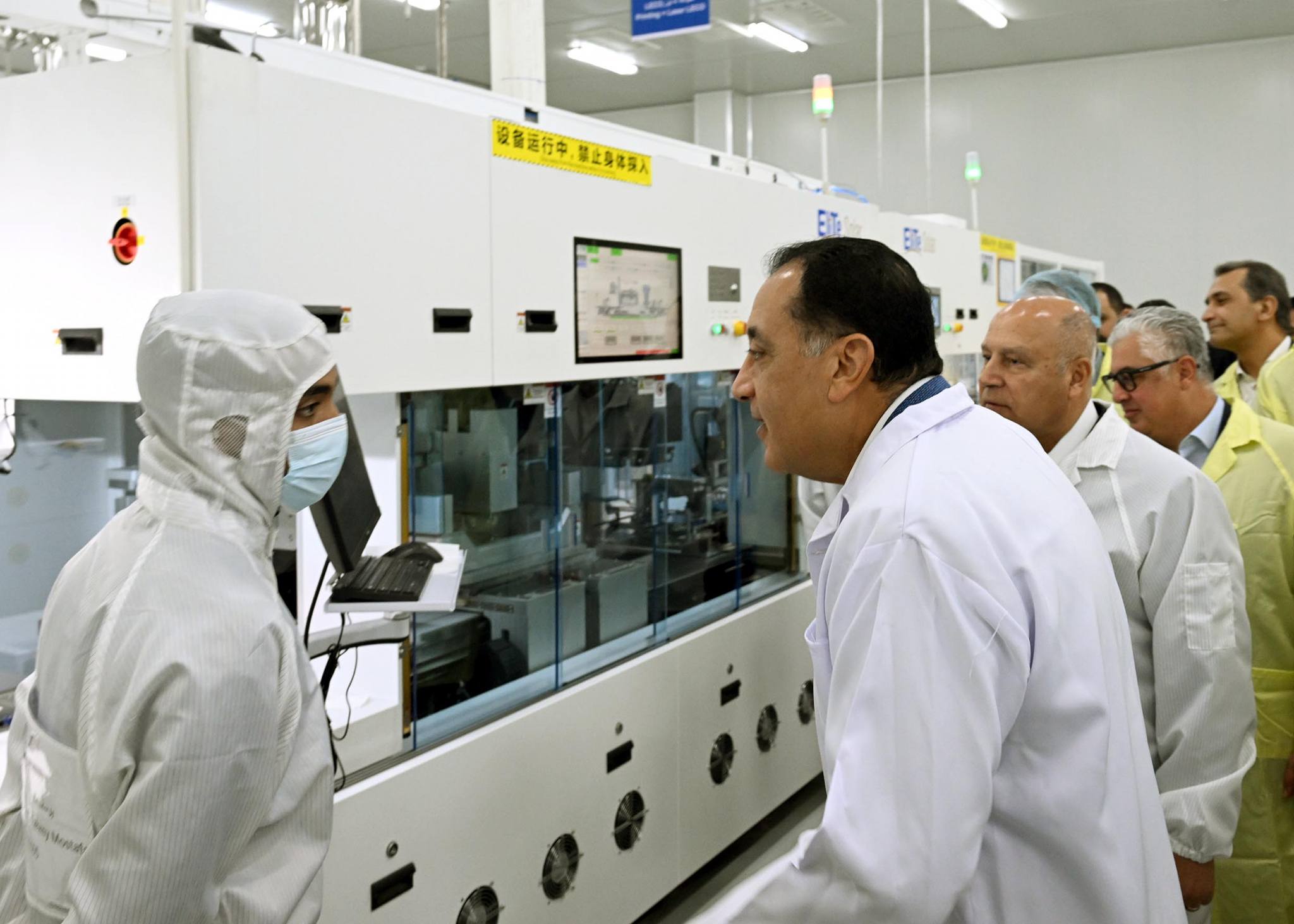 رئيس الوزراء يفتتح مجمع مصانع إيليت سولار